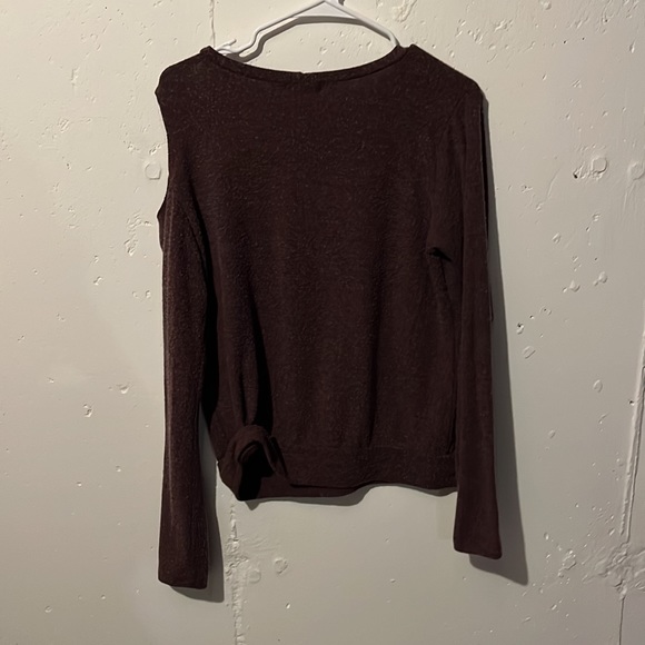 LNA Pullover Cutout Brushed Fuzzy Sweatshirt Wine XS - Picture 8 of 10